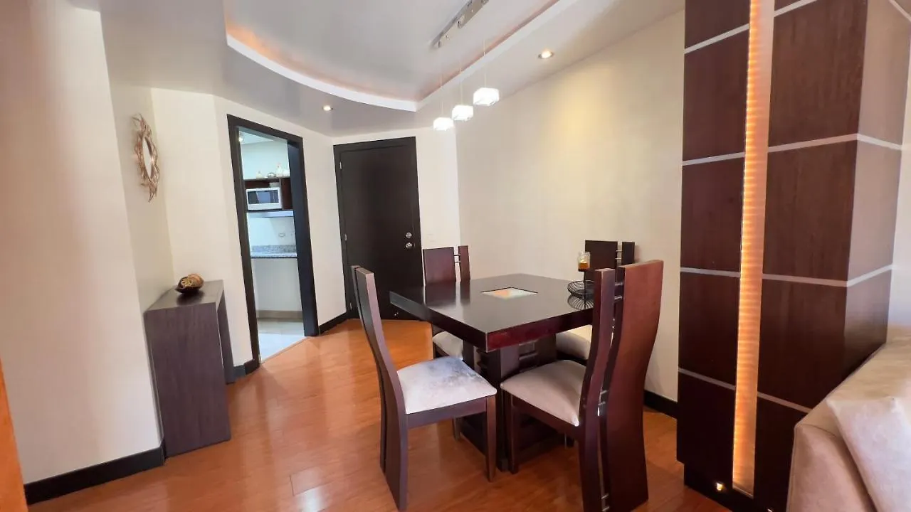 Apartment Penthuose Diagonal Al Quicentro, Piscina, Gym, 3 Dormitorios De Lujo Quito